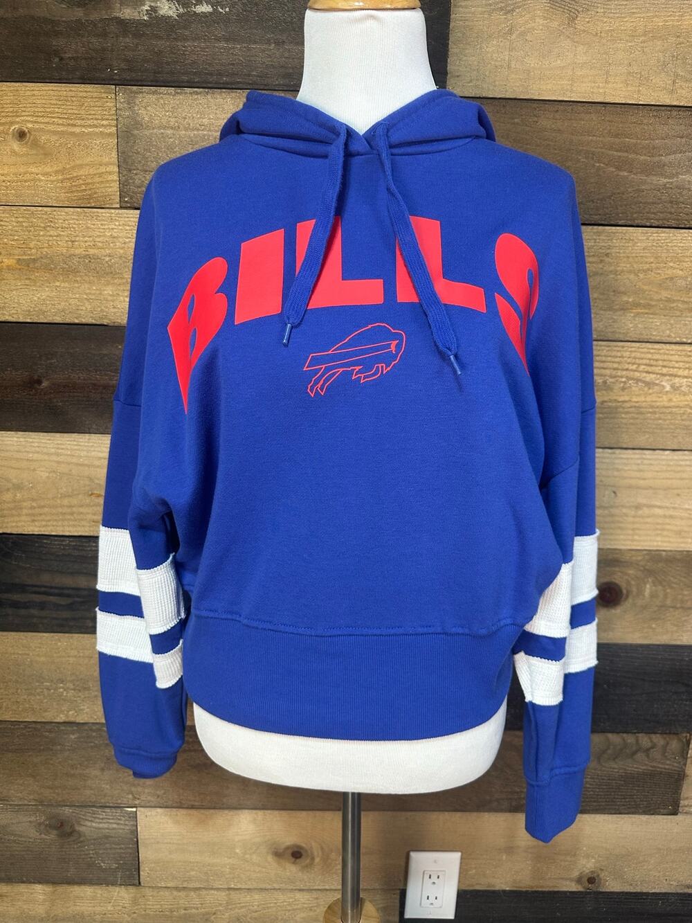 JUNK FOOD CLOTHING Woman’s Buffalo Bills Cropped Hoodie Sweatshirt Size L EUC